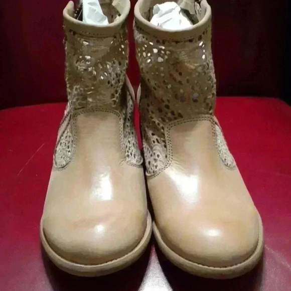 Anthropologie Cool Way Tan Beige Leather Ankle Boot Laser Cut Boho Size 9 - Picture 4 of 8